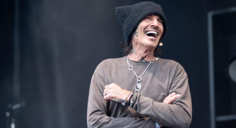 Tommy Lee hetente csak egyszer zuhanyzik