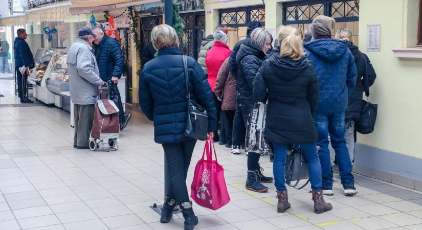 Roham indult a halakért a Búza téren, mutatjuk az árakat is - képek, videó