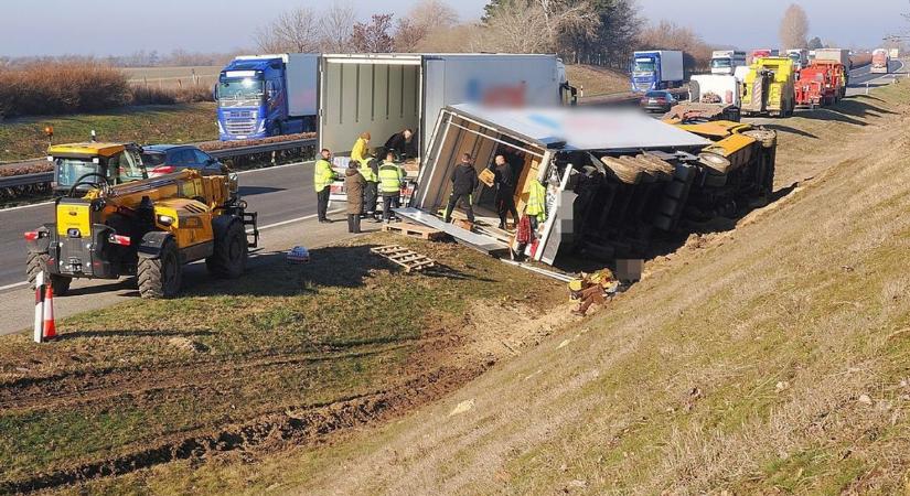 Balesetek, jótékonysági bál – válogatás a január legemlékezetesebb pillanataiból