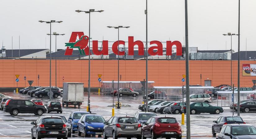 Összehasonlították a Tesco és az Auchan karácsonyi kínálatát, egyértelmű győztes született