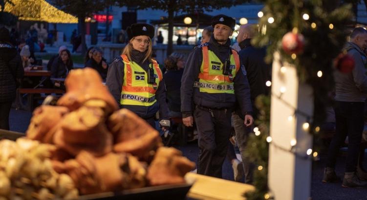 Kapulezárással reagáltak a németországi merényletre a szegedi karácsonyi vásárnál