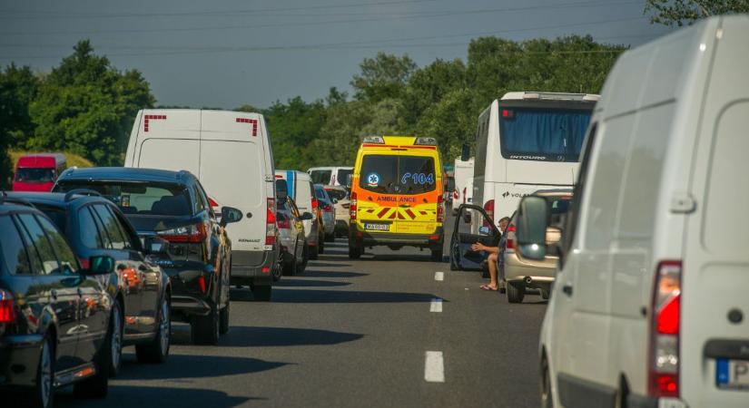 KRESZ: megdöbbentő, amit a balesetnél a sofőrök tettek