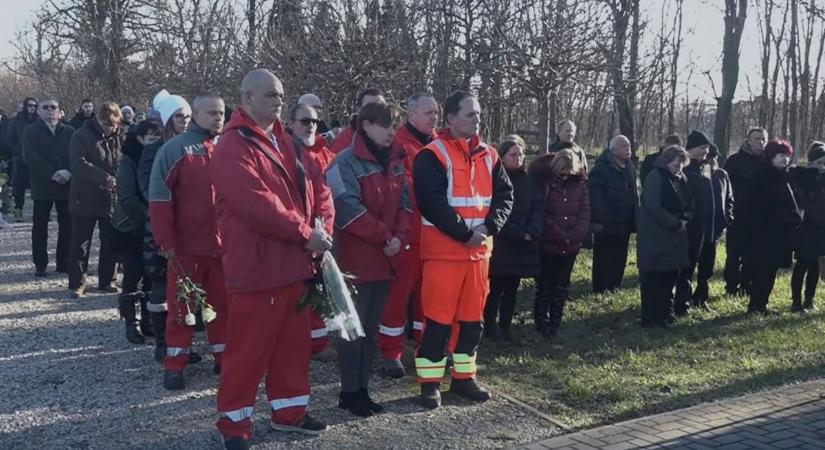 Eltemették a 81-es úti balesetben elhunyt betegszállítót