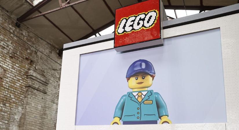 Legnagyobb dobására készül a Lego  videó