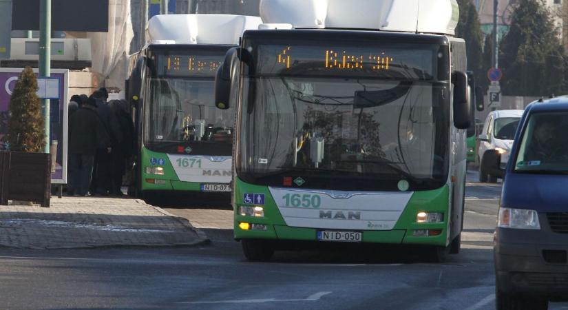 Hétfőtől tanszüneti menetrend Miskolcon