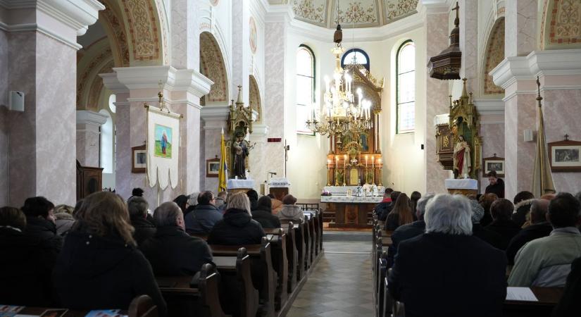 Megnyitották a Szt. Márton Pontot Nagykölkeden