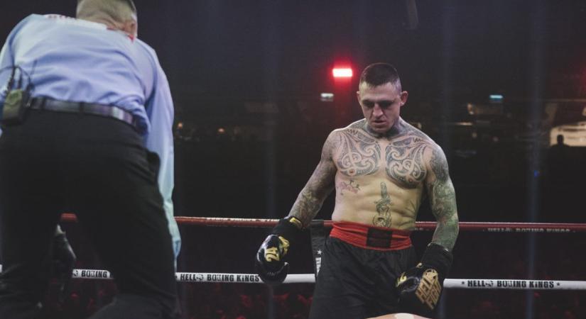 Hell Boxing Kings: Boráros Gábor technikai KO-val győzőtt a nála 28 évvel idősebb Kunkli Tivadar ellen