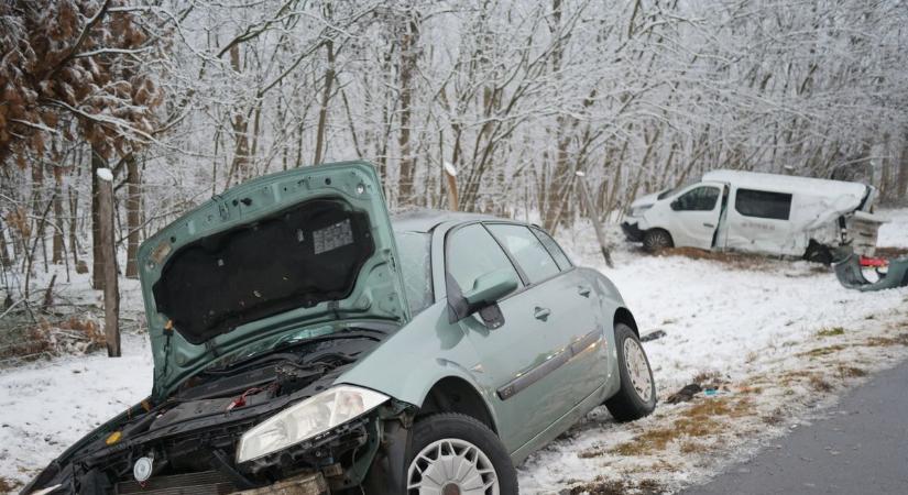 Sokkoló fotókat kaptunk az M5-ösön történt kettős tragédiáról