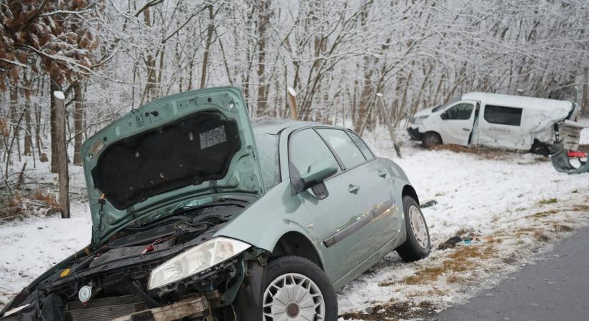 Megrázó fotók jöttek az M5-ös tragédiáról: ketten meghaltak a balesetben