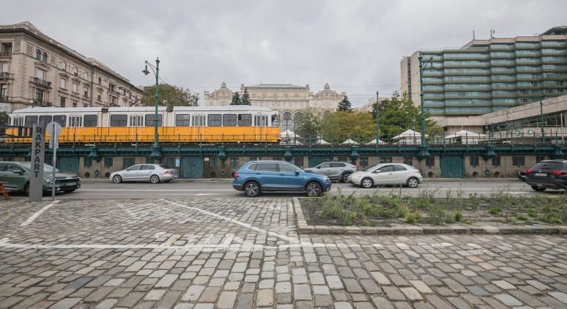 Utasbarát fejlesztésekre készülnek a 2-es villamos vonalának világörökségi helyszínén