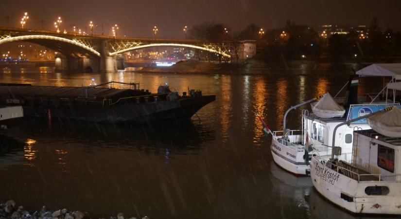 Ukrán kapitányt gyanúsít a rendőrség a Budapesten balesetező bárka ügyében