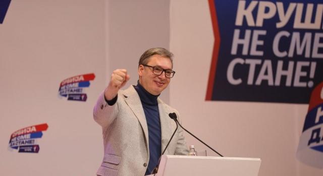 Vučić: Megcsináltad, népem! Az ország főnixmadárként szárnyal (Videóval)