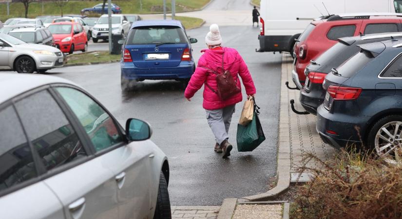 Balesetek, torlódás és káosz – Ez követte a havazást Baranyában