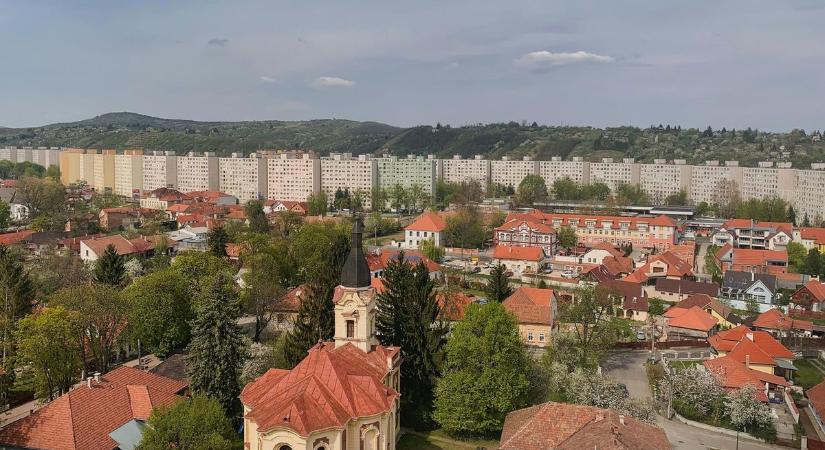 Valóra vált rémálom, ami a húszéves lánnyal történt az éj leple alatt a Villanyrendőrnél, Miskolc belvárosában