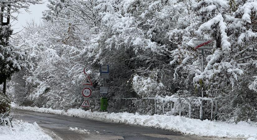 Szenteste elsősorban a hegyvidéki tájakon lehet hó