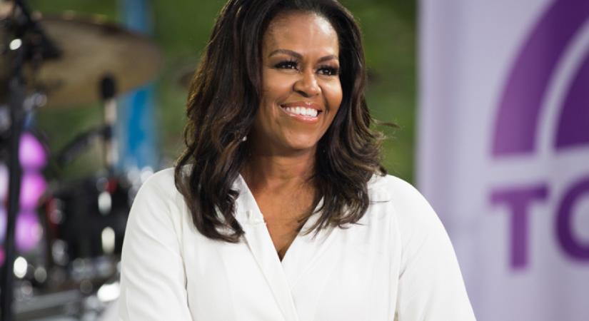 Odáig vannak a nők Michelle Obama blézeréért: pont az a darab, ami mindenkinek jól áll