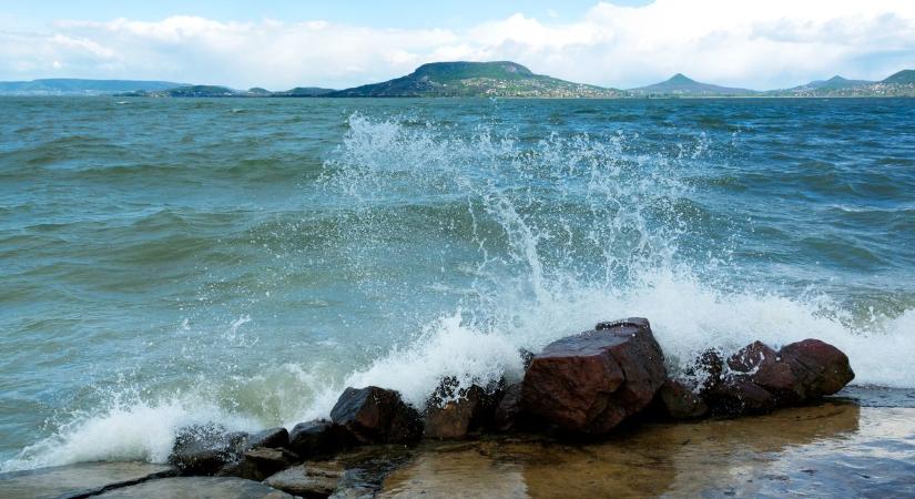 Ítéletidővel érkezik a karácsony a Balatonhoz