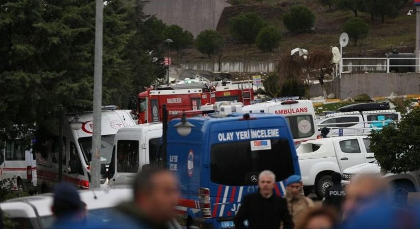 Többen meghaltak egy török lőszergyárban történt robbanásban