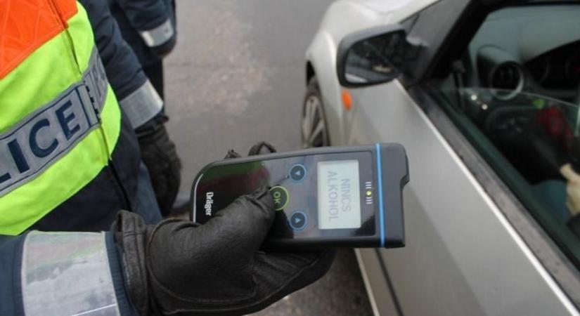 Részeg autósból kettőt fogtak, de mobilozóból több tucatnyit