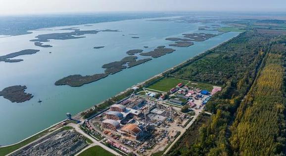 Gyurcsány Ferenc után most Rahimkulov jelent meg Sukoró körül