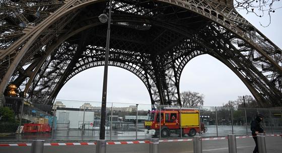 Tűz volt az Eiffel-toronyban