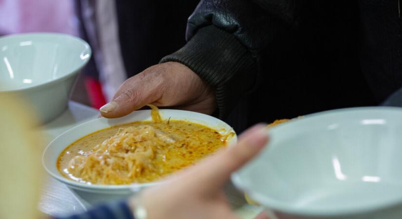 Több tucatnyian segítettek a nélkülözőknek