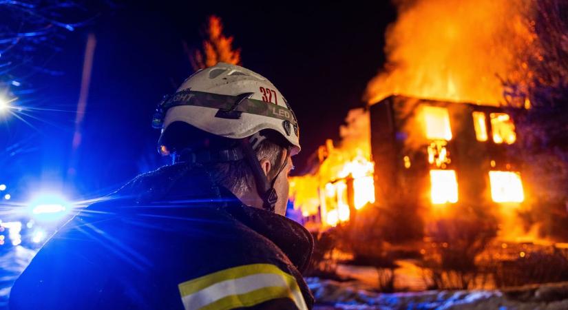 Tűz ütött ki egy pusztaszabolcsi házban