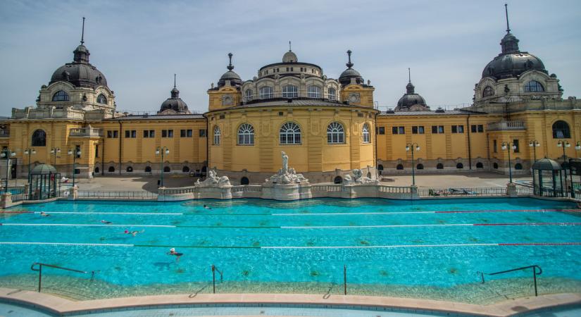 Tucatnyi fürdő van nyitva karácsonykor Budapesten