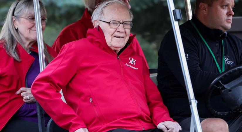 Szó szerint úszik a készpénzben Warren Buffett amerikai multimilliárdos