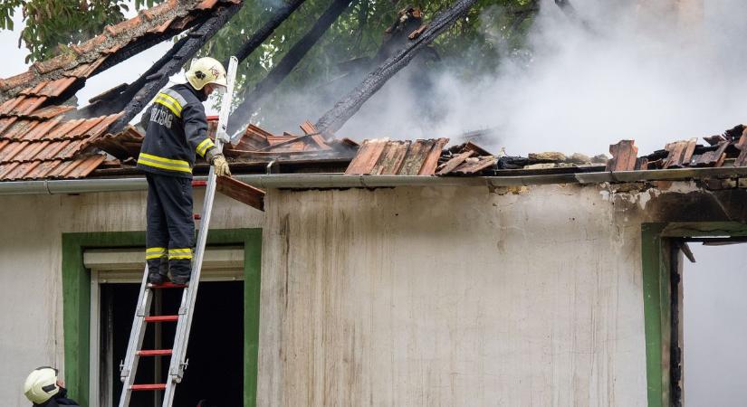 Rengeteg munkájuk volt szentese tűzoltóknak, 354 riasztást kaptak pár óra alatt