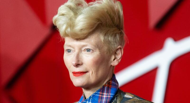 Tilda Swinton Arany Medve-díjat kap a Berlinalén