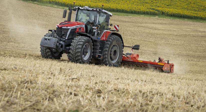 A valaha épített legerősebb MF traktor az AGROmashEXPO Nemzetközi Termékdíj Győztese!