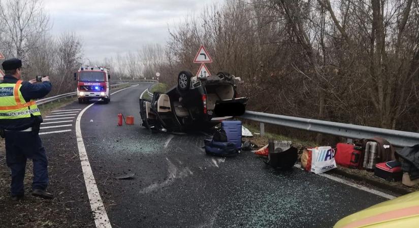 Mutatjuk a képeket a durva fenyvesi balesetről