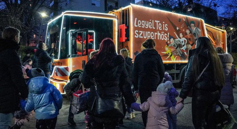 Ők voltak az adventi kukásautó kapitányai!