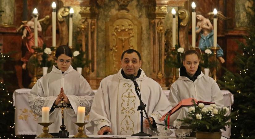 Éjféli mise: meglátni a rendkívülit az egyszerűben (galéria, videó)