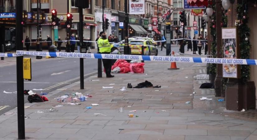 Járókelők közé hajtott egy autó Londonban, egy ember életveszélyesen megsérült