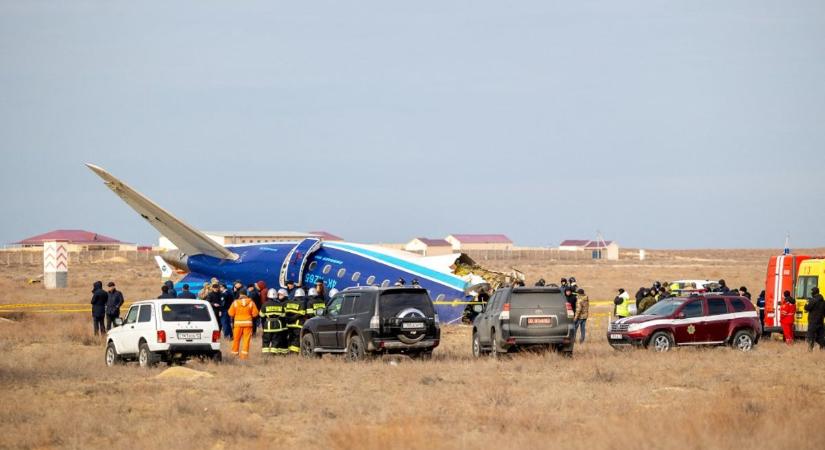 A legújabb hírek szerint robbantás történt a lezuhant azeri utasszállító fedélzetén