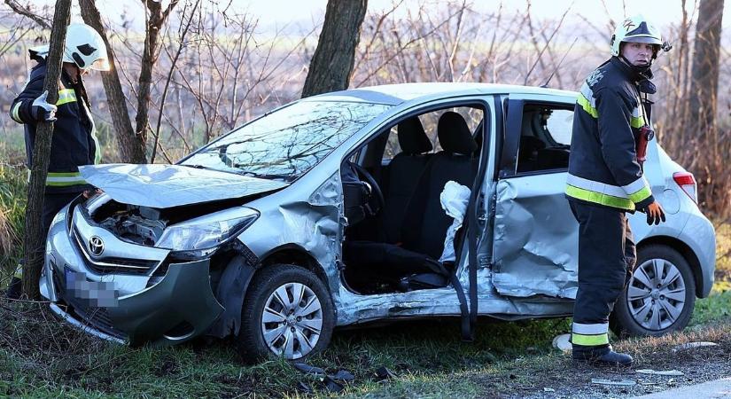 Öten, köztük egy kisgyerek is megsérült a balesetben, Páhinál – galériával, videóval