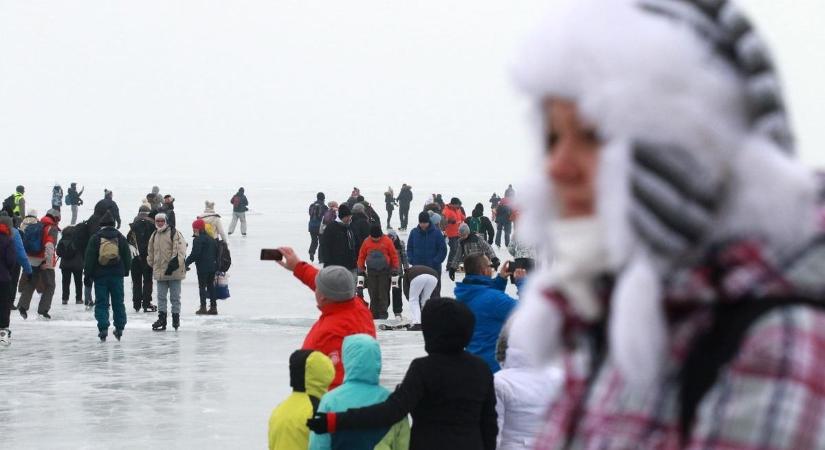 Népszerű volt a Balaton-átcsúszás