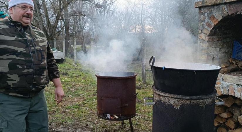 20 családnak adtak a közösségi halászléből  videó