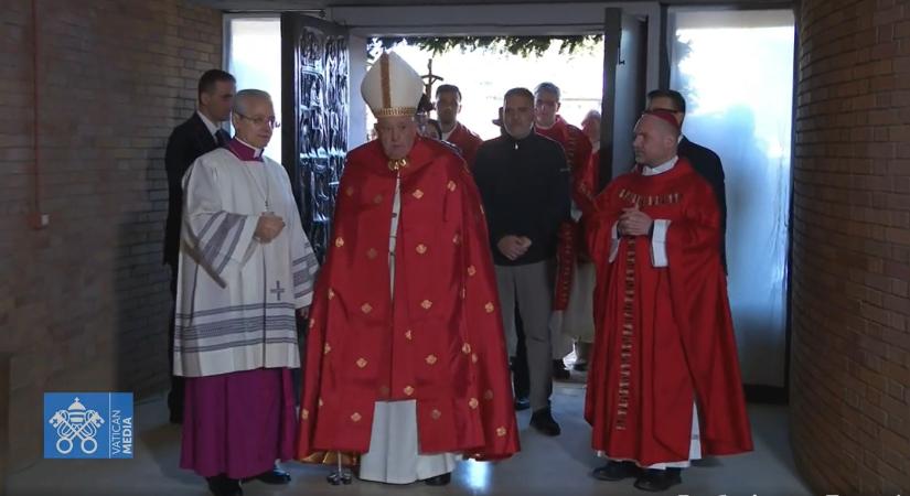 Ferenc pápa megnyitotta a második szent kaput