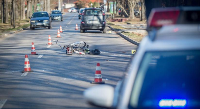 Baleset Hajdúszoboszlón, kerékpáros és autó ütközött – fotókkal, videóval!