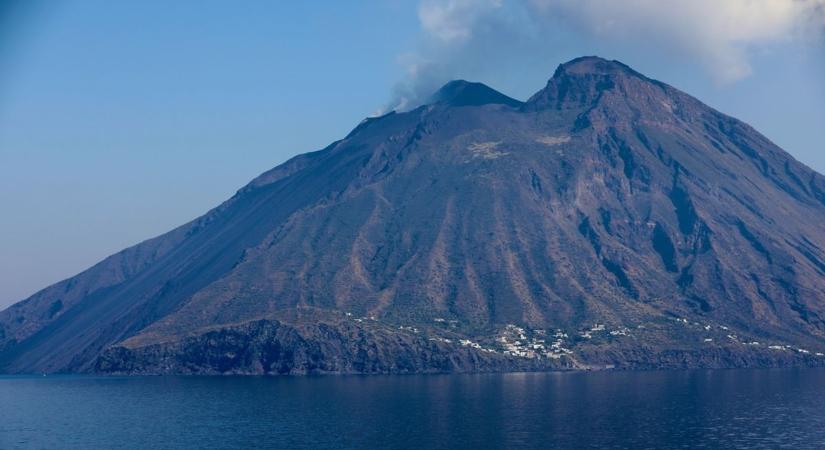 Ünneplésbe kezdett a Stromboli is