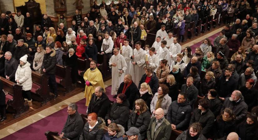 Ünnepélyes megnyitóval kezdődik a jubileumi Szentév Székesfehérváron