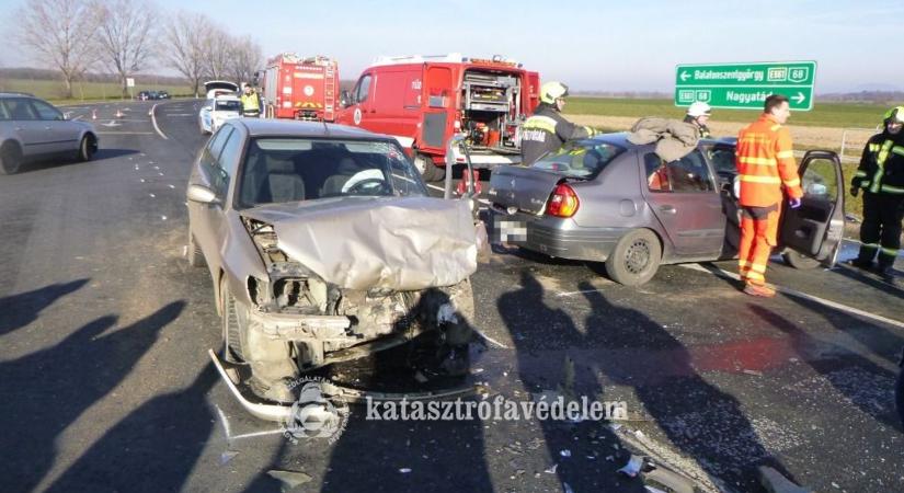 Mutatjuk a fotókat a marcali hármas karambolról