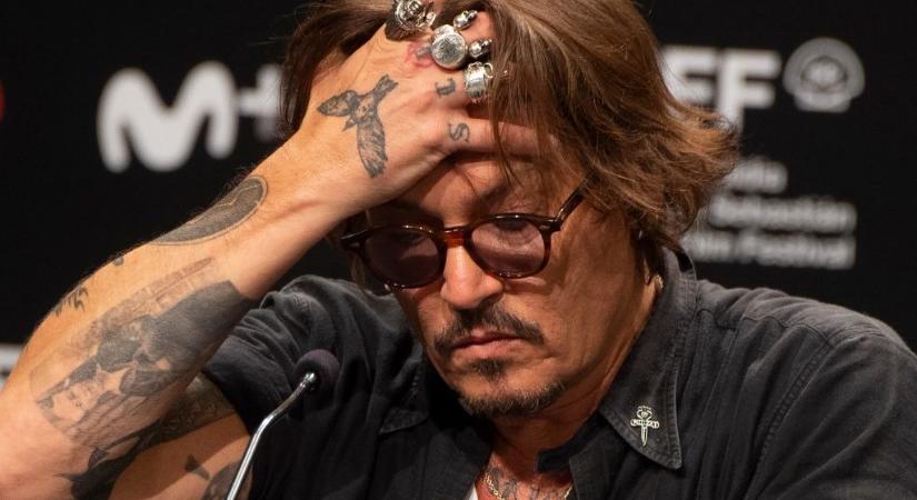 Johnny Deppnek is kemény éve volt, de reméli, hogy jobb idők jönnek