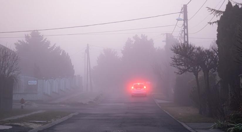 Figyelmeztetést adtak ki a tartós, sűrű köd miatt