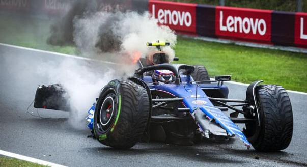 Williamses zúzások és utcai karambolok: az év F1-es balesete