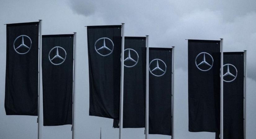 Szorult helyzetbe került a Mercedes: drasztikus lépésre szánta el magát a vállalat