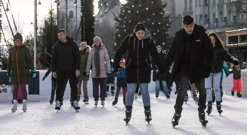 Újra élettel telt meg Debrecen a karácsony utáni napsütésben – fotókkal, videóval